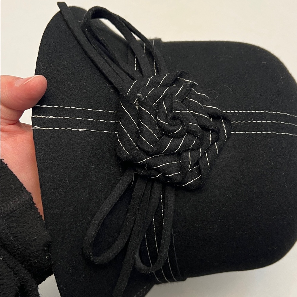 NORDSTROM BLACK WOOL WHITE STITCHING BOW FRONT CLOCHE WOMENS HAT - Picture 5 of 12
